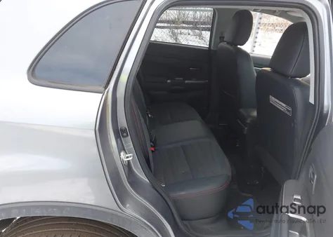 2018 Mitsubishi Outlander Sport 2.4 Se z USA, uszkodzony, nr VIN JA4AR3AW1JZ002460